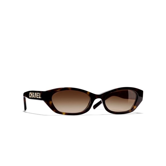 ISO looking for the CHANEL sunglasses in black or brown (not reflective brown) - Picture 1 of 2